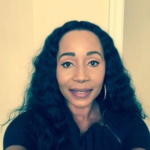 Meet your Posher, Evelyne